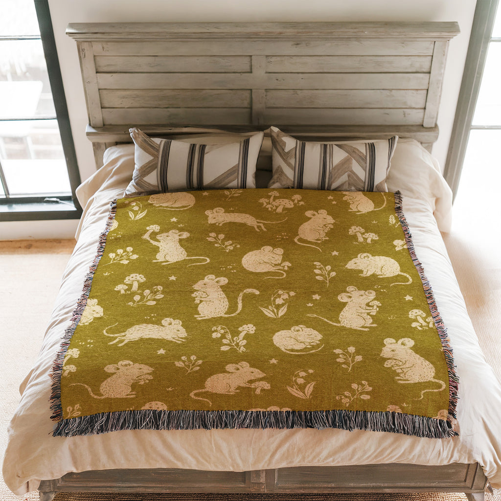 Meadow Mouse Blanket