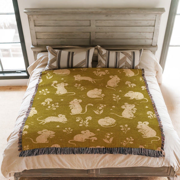 Meadow Mouse Blanket